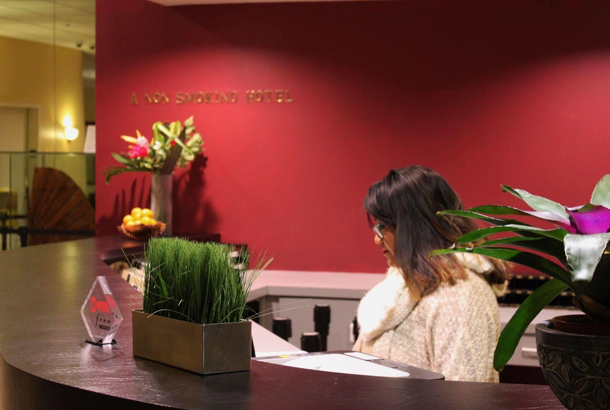 Totem Lake Hotel เคิร์กแลนด์ ภายนอก รูปภาพ