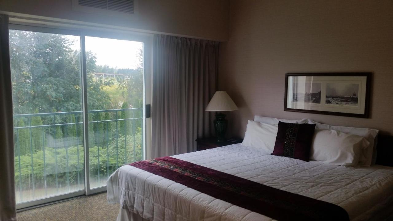 Totem Lake Hotel เคิร์กแลนด์ ภายนอก รูปภาพ
