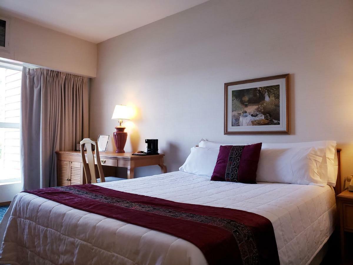 Totem Lake Hotel เคิร์กแลนด์ ภายนอก รูปภาพ